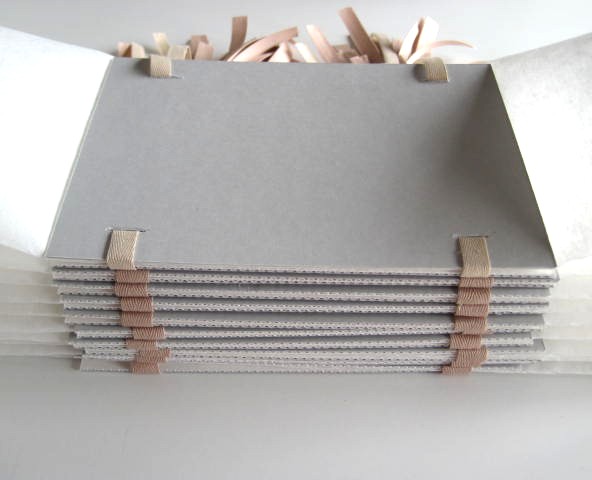 desky na knihy z archivních materiálů (10)