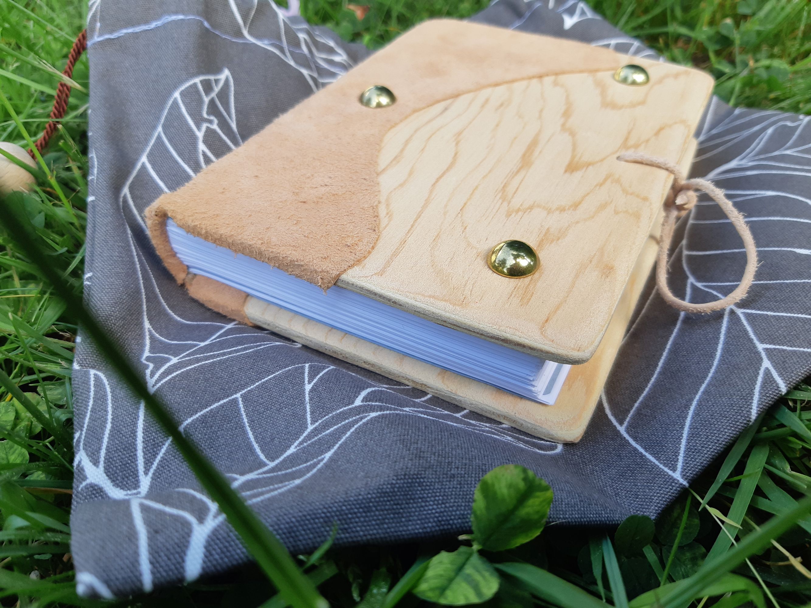 poznámkovníky, notesy (23)