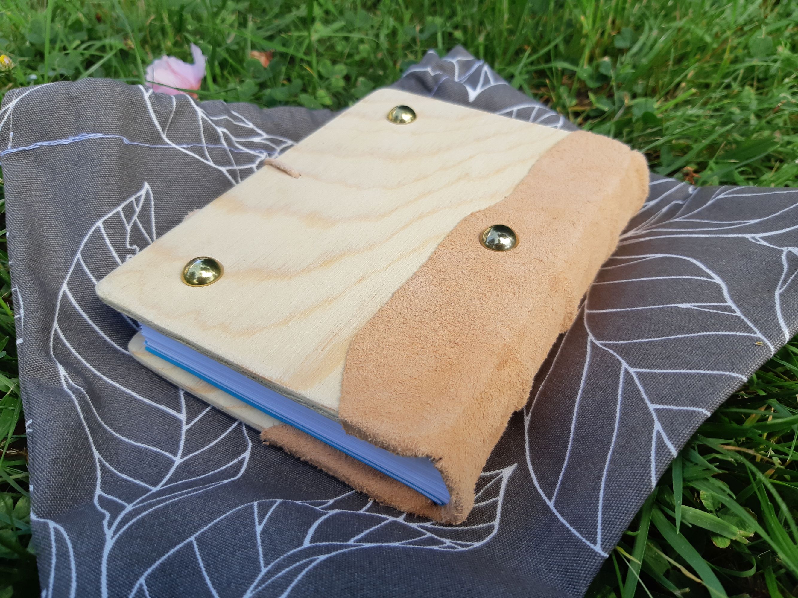 poznámkovníky, notesy (25)