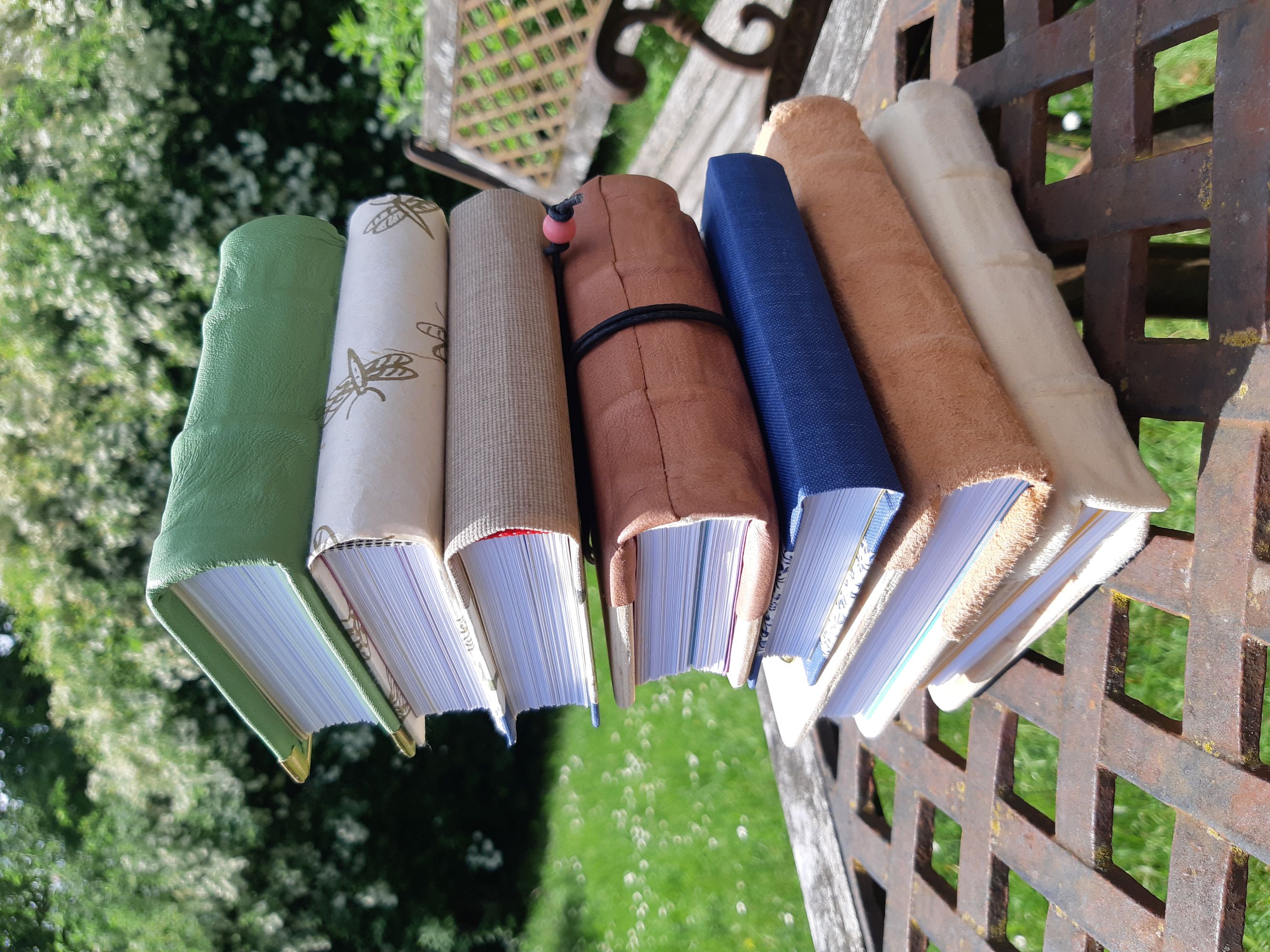 poznámkovníky, notesy (50)