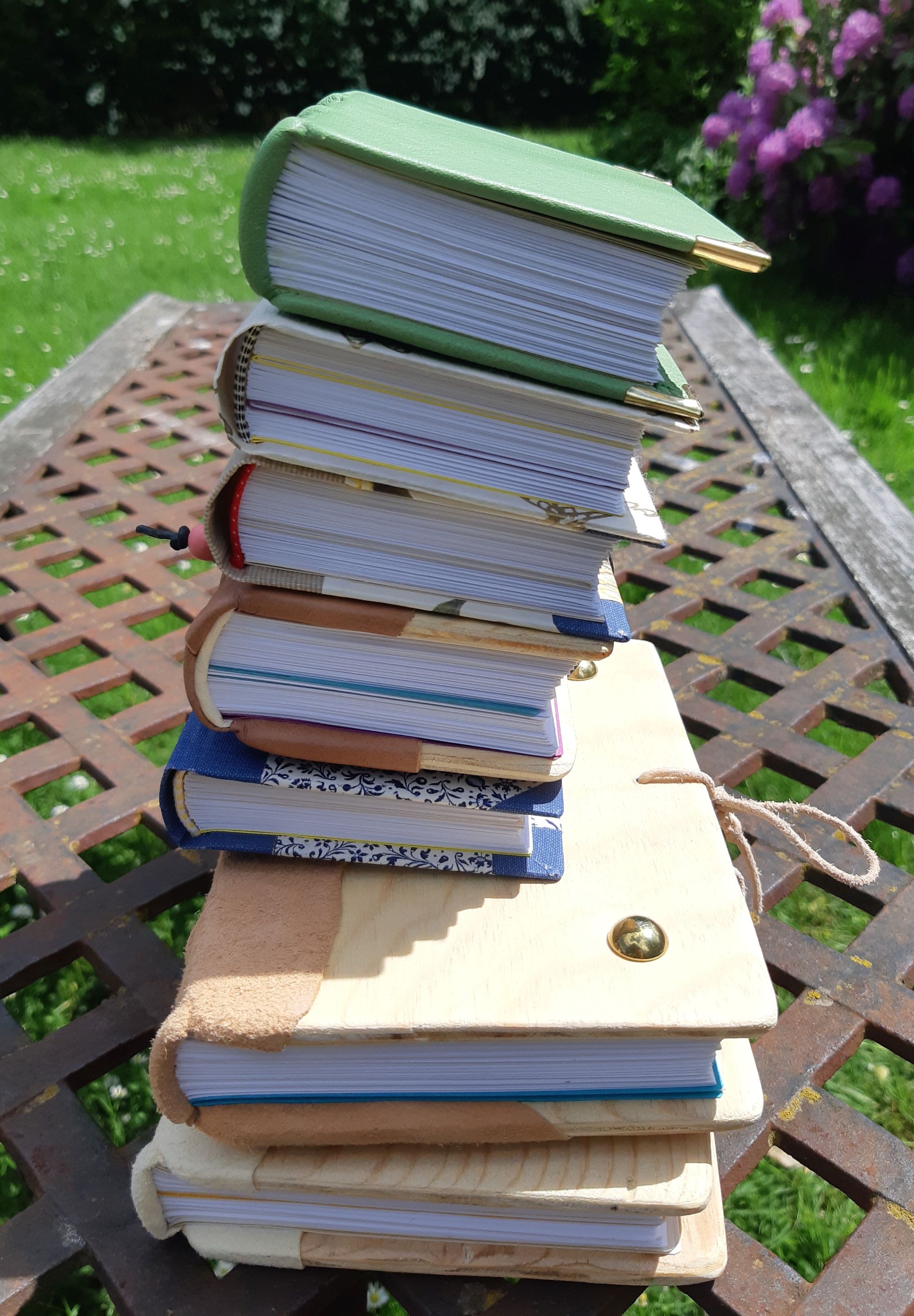 poznámkovníky, notesy (51)